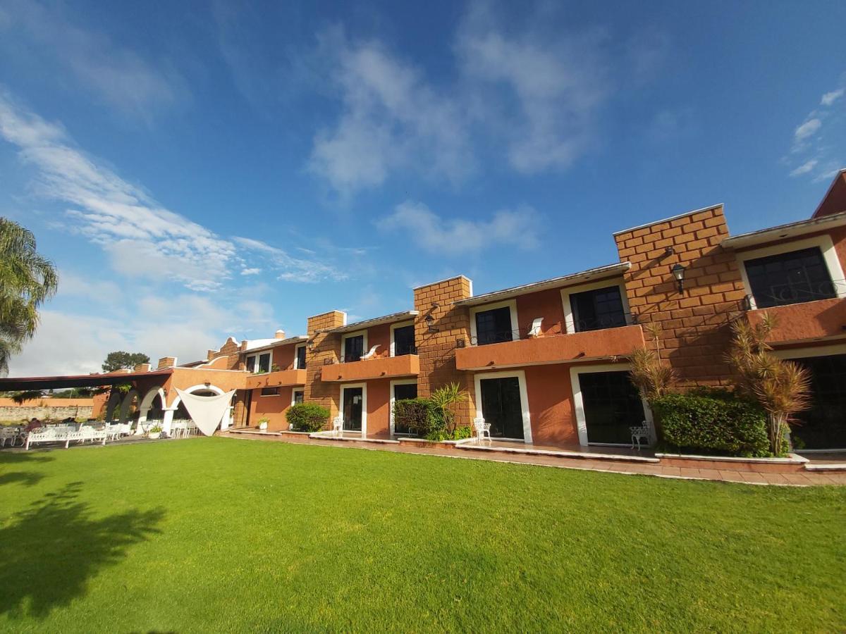 Hotel Meson Del Puente Acámbaro エクステリア 写真