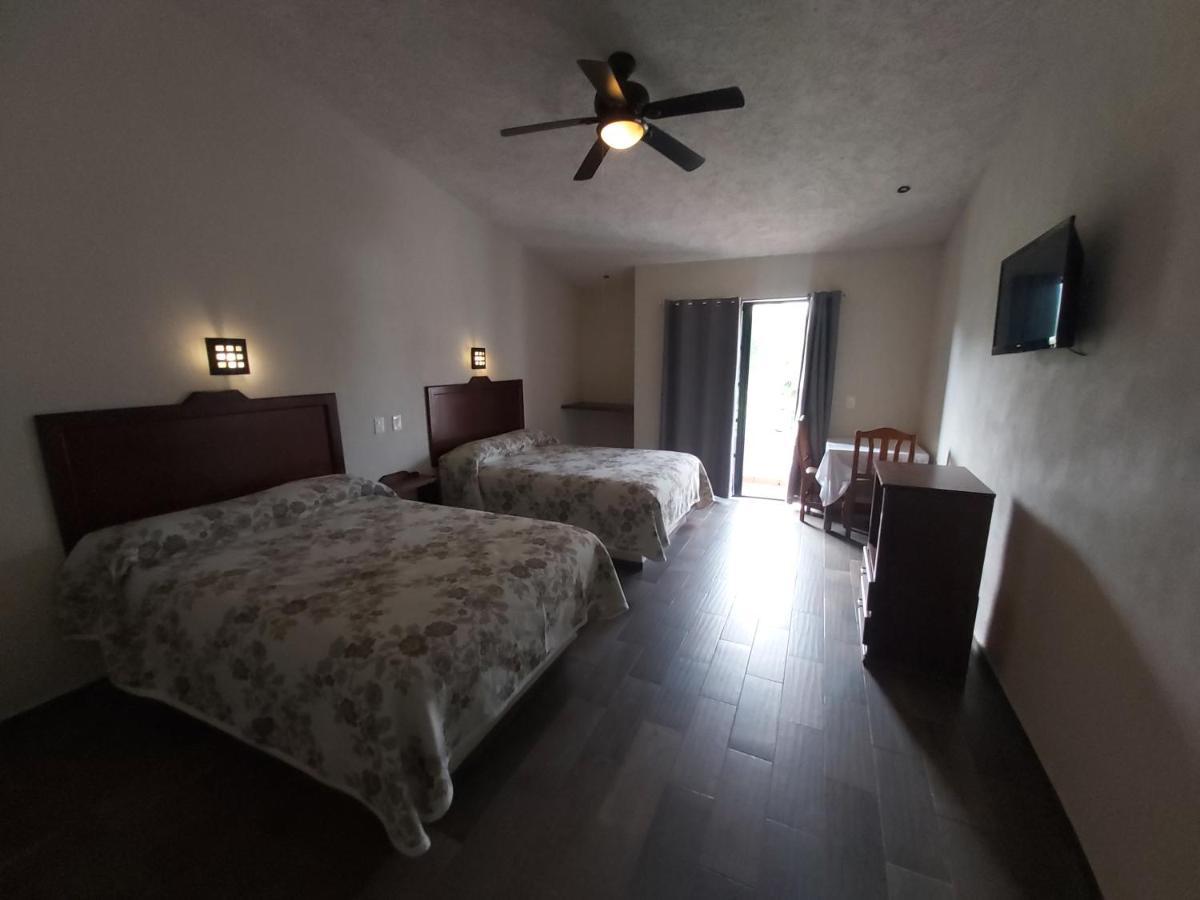 Hotel Meson Del Puente Acámbaro エクステリア 写真