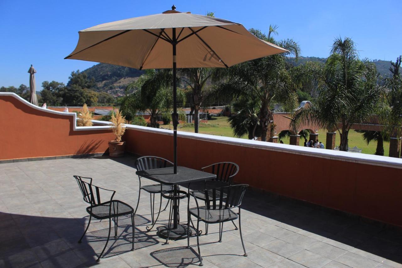Hotel Meson Del Puente Acámbaro エクステリア 写真
