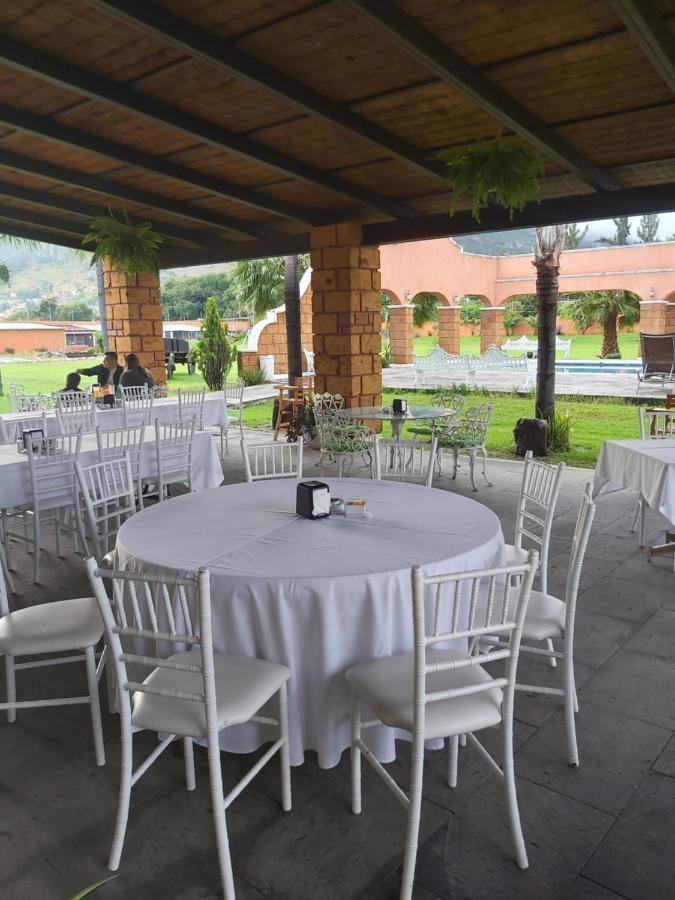 Hotel Meson Del Puente Acámbaro エクステリア 写真