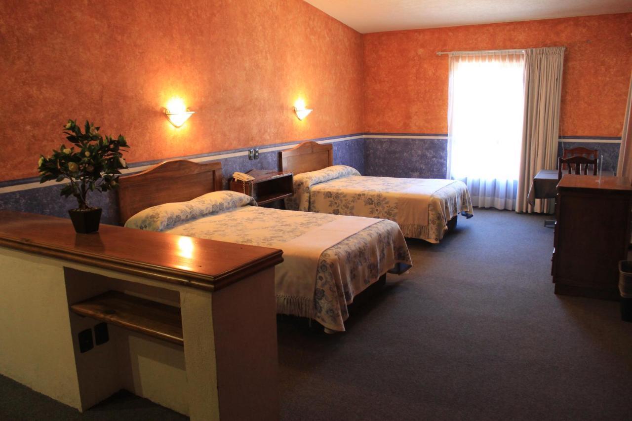 Hotel Meson Del Puente Acámbaro エクステリア 写真